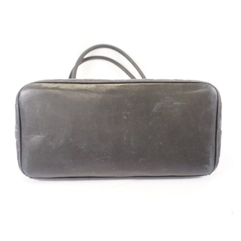 Authentic CHANEL medallion lambskin silver tote - Picture 2 of 8